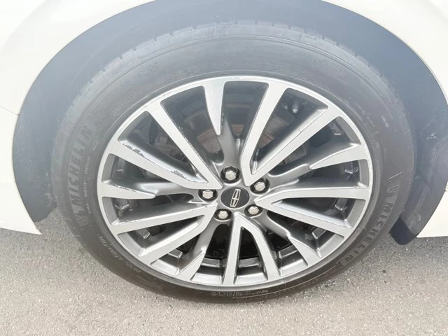 2018 Lincoln Continental 10th Gen - Image 13 of 20