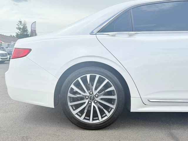 2018 Lincoln Continental 10th Gen - Image 11 of 20