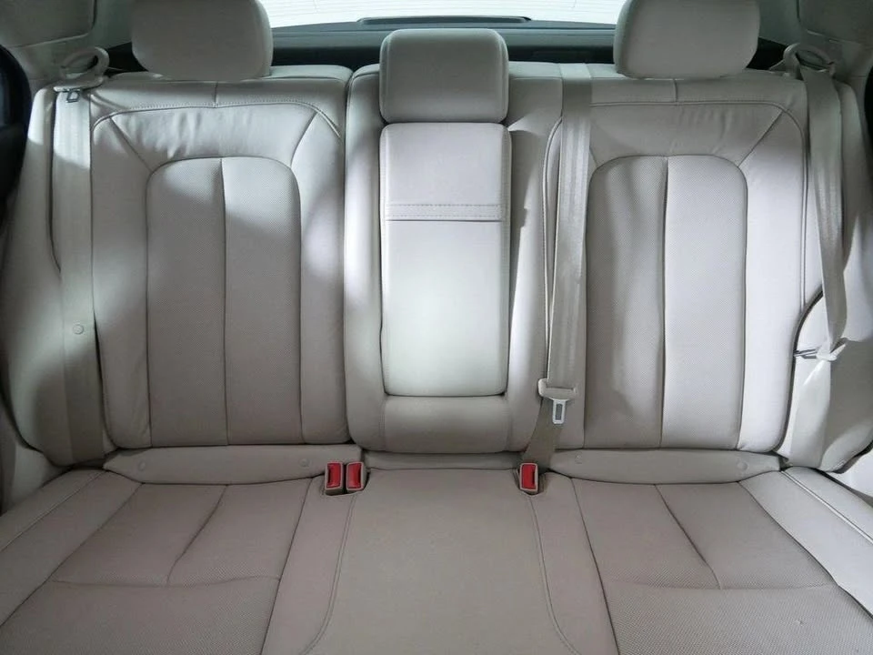 2018 Lincoln Continental 10th Gen - Image 13 of 20