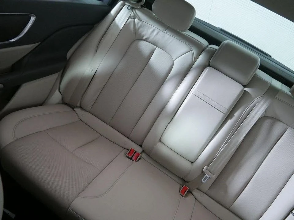 2018 Lincoln Continental 10th Gen - Image 12 of 20