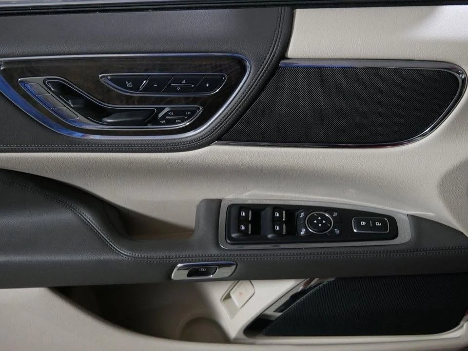2018 Lincoln Continental 10th Gen - Image 19 of 20