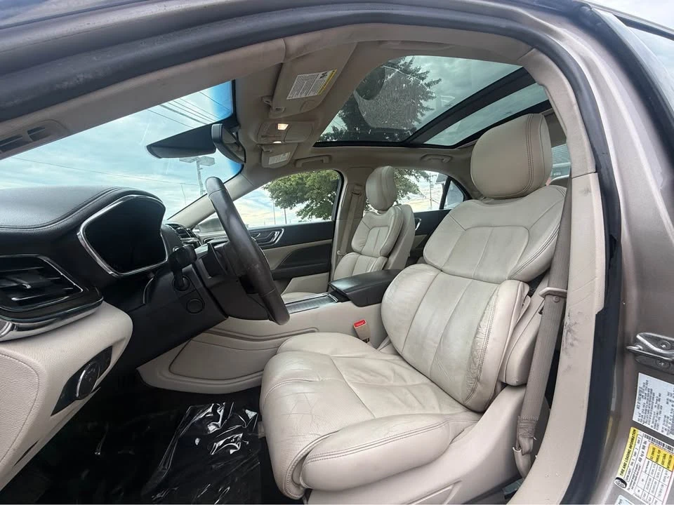 2018 Lincoln Continental 10th Gen - Image 11 of 14