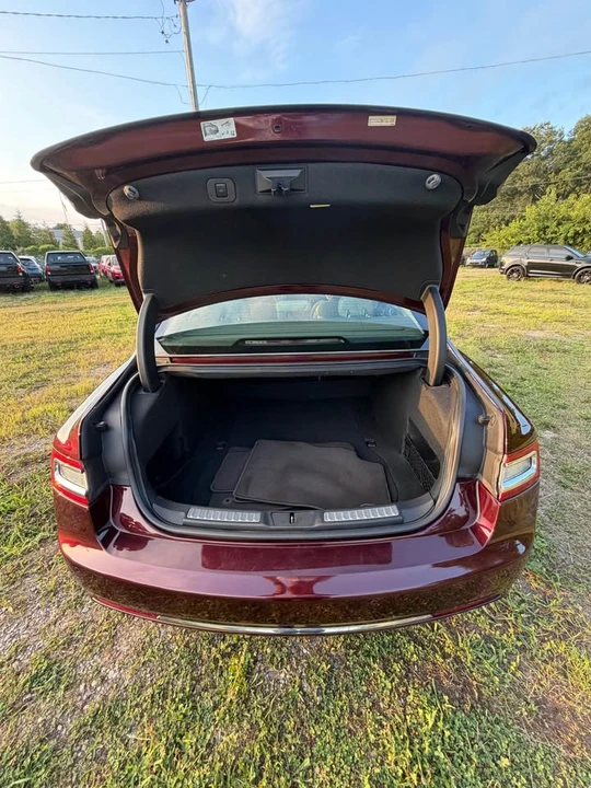 2018 Lincoln Continental 10th Gen - Image 4 of 11
