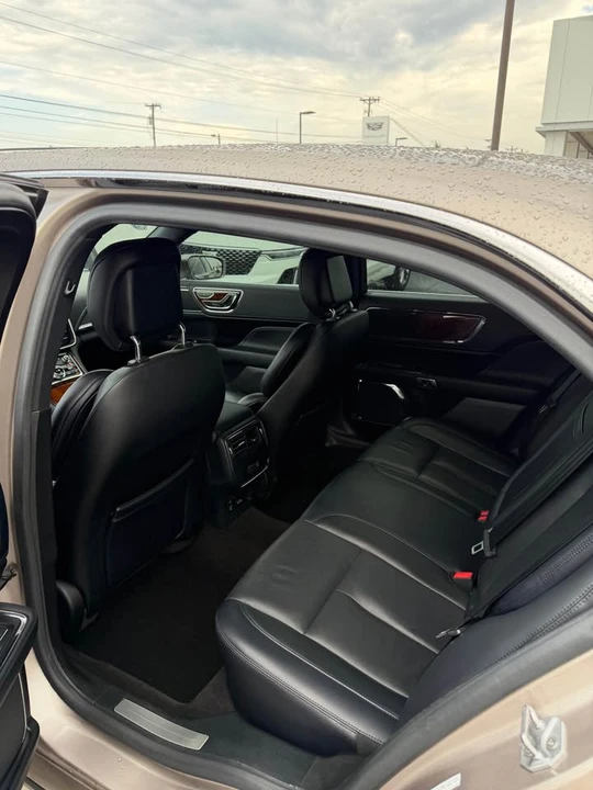 2018 Lincoln Continental 10th Gen - Image 7 of 10