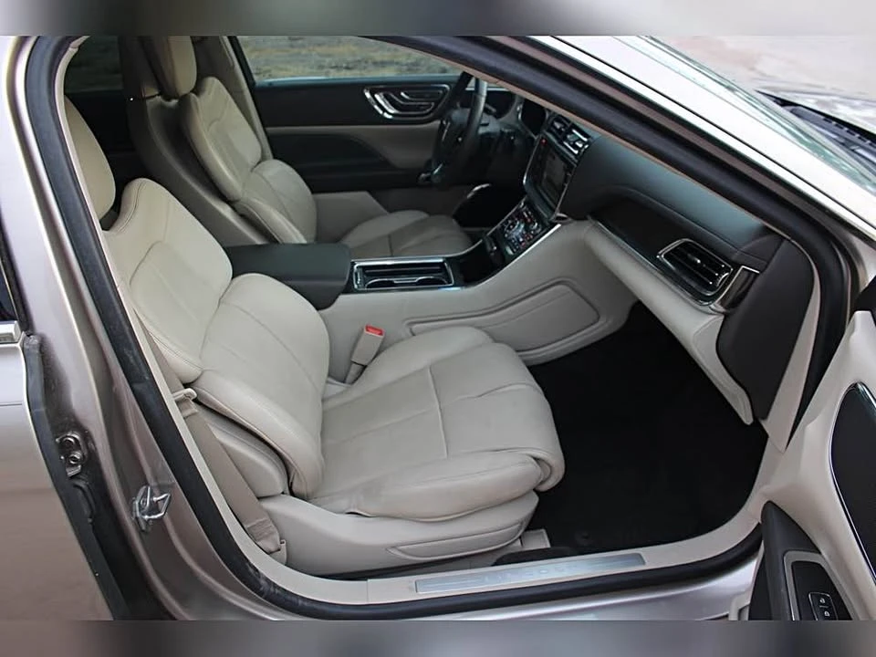 2018 Lincoln Continental 10th Gen - Image 8 of 20