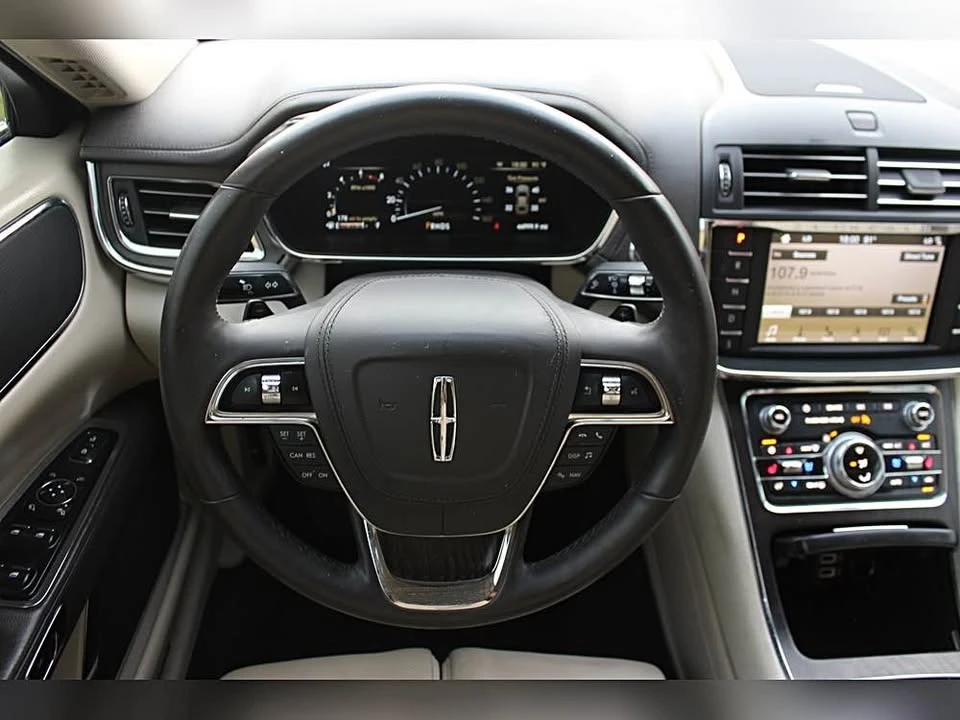 2018 Lincoln Continental 10th Gen - Image 14 of 20
