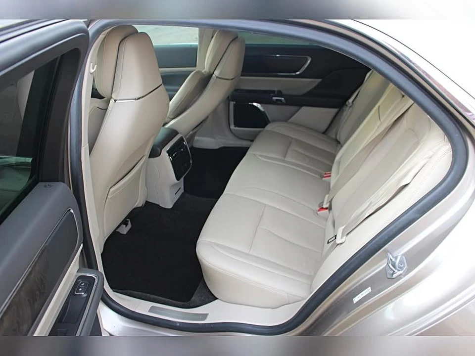 2018 Lincoln Continental 10th Gen - Image 11 of 20