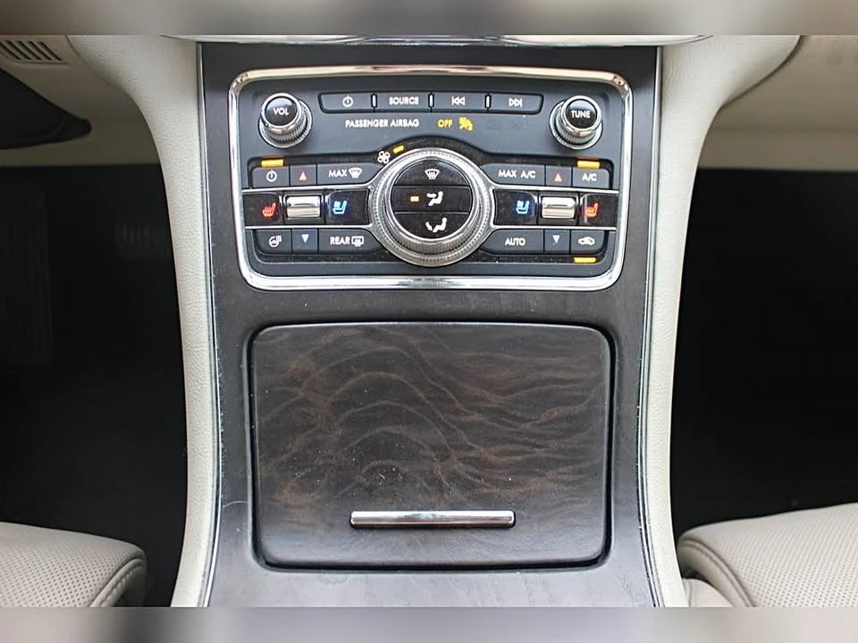 2018 Lincoln Continental 10th Gen - Image 16 of 20