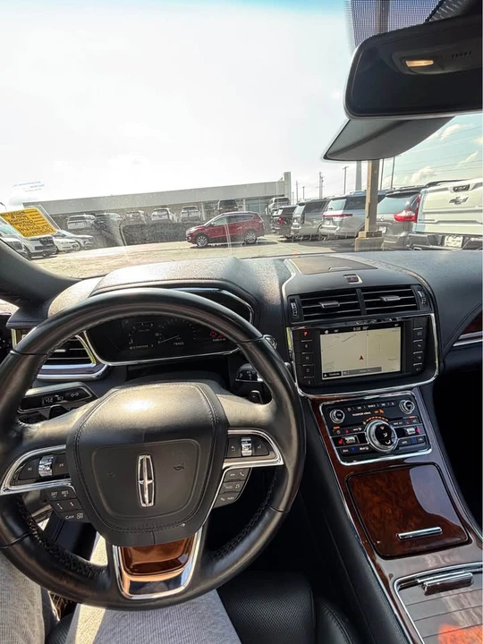 2018 Lincoln Continental 10th Gen - Image 6 of 11