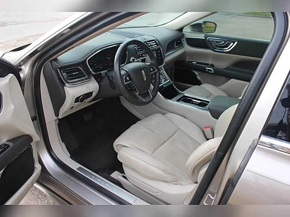 2018 Lincoln Continental 10th Gen - Image 7 of 20