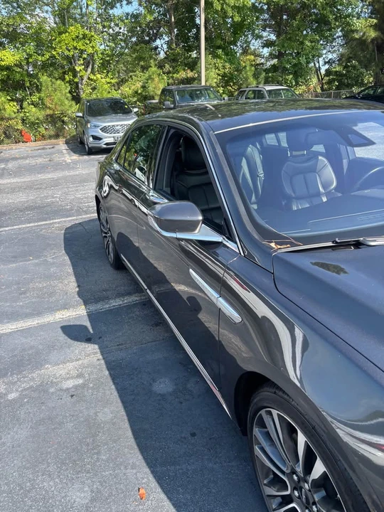 2018 Lincoln Continental 10th Gen - Image 3 of 11