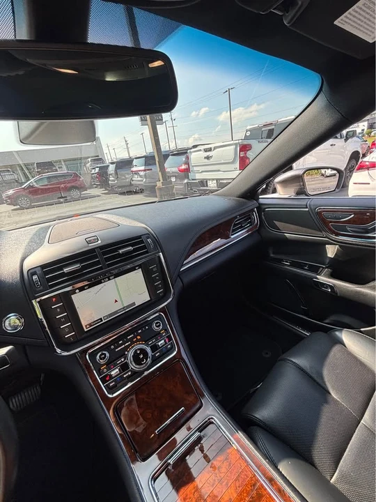 2018 Lincoln Continental 10th Gen - Image 7 of 11