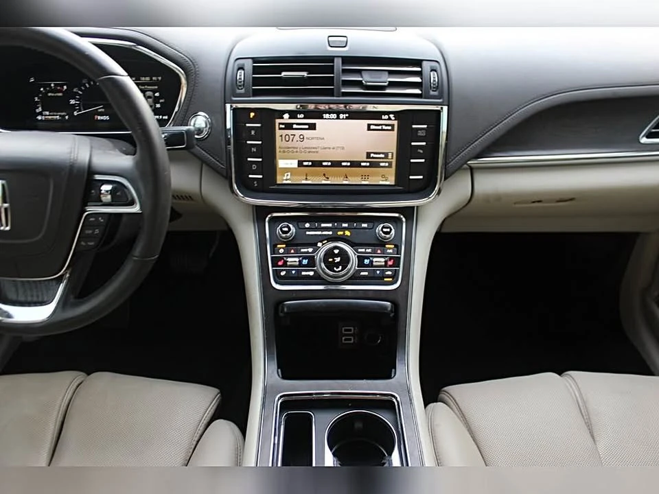 2018 Lincoln Continental 10th Gen - Image 15 of 20