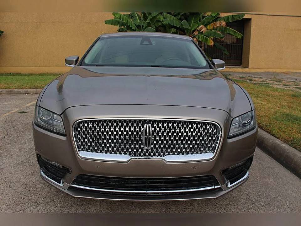 2018 Lincoln Continental 10th Gen - Image 2 of 20