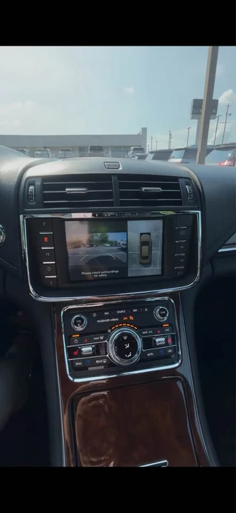 2018 Lincoln Continental 10th Gen - Image 10 of 11