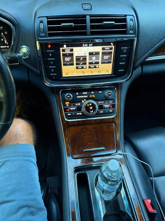 2018 Lincoln Continental 10th Gen - Image 5 of 7