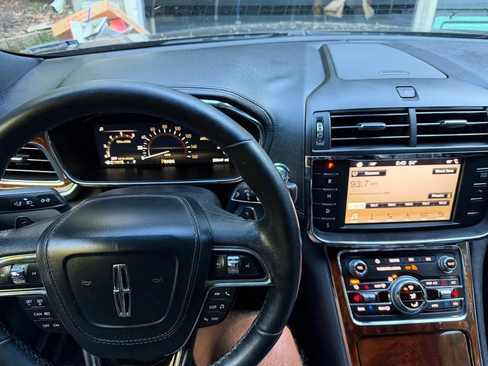2018 Lincoln Continental 10th Gen - Image 6 of 7