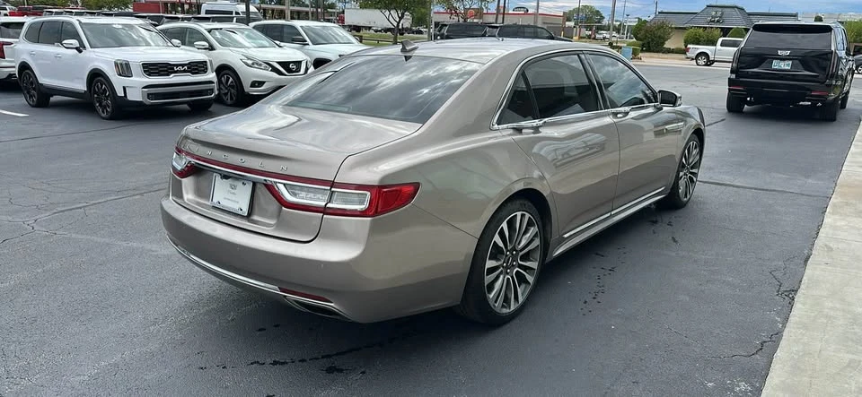 2018 Lincoln Continental 10th Gen - Image 5 of 13