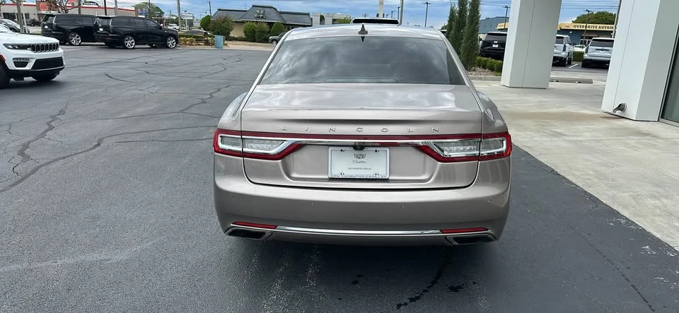 2018 Lincoln Continental 10th Gen - Image 4 of 13