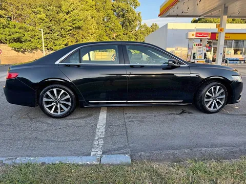 2018 Lincoln Continental Select Sedan 4D