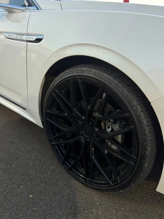 2018 Lincoln Continental 10th Gen - Image 3 of 10