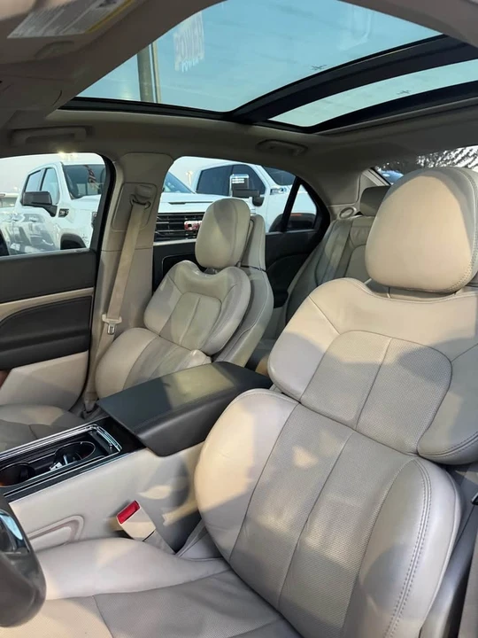 2018 Lincoln Continental 10th Gen - Image 10 of 10