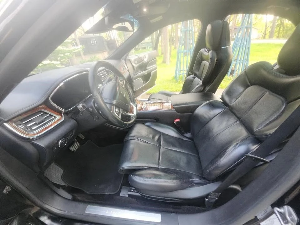 2018 Lincoln Continental 10th Gen - Image 10 of 10
