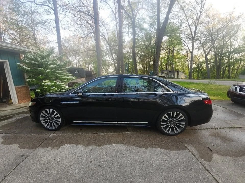 2018 Lincoln Continental 10th Gen - Image 3 of 10