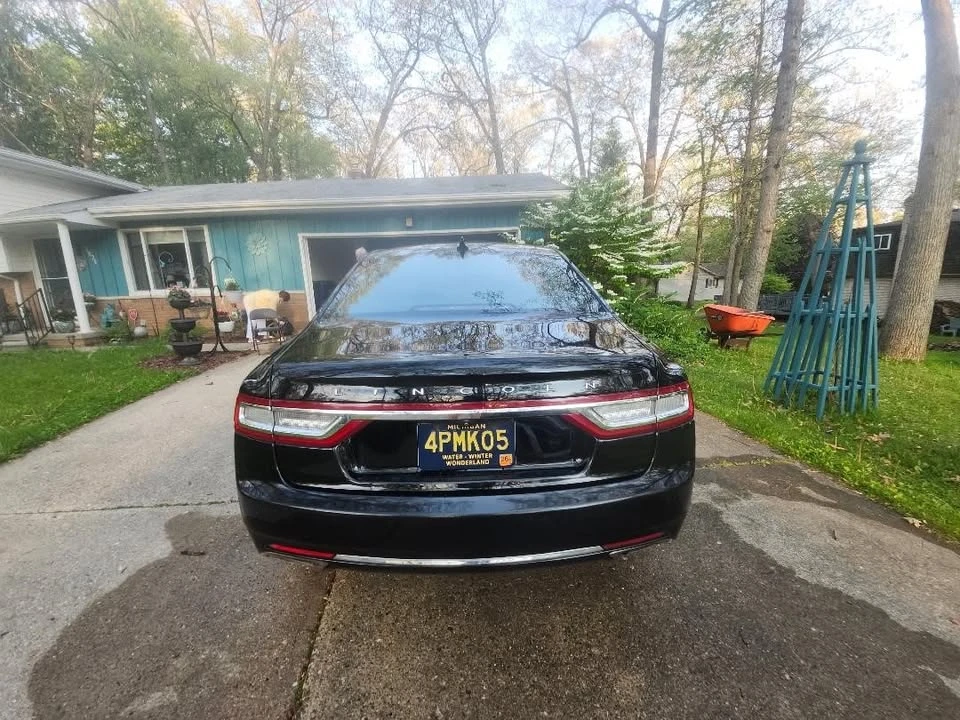 2018 Lincoln Continental 10th Gen - Image 4 of 10