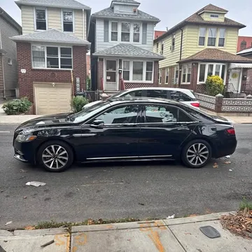 2018 Lincoln Continental Signature Sedan 4D