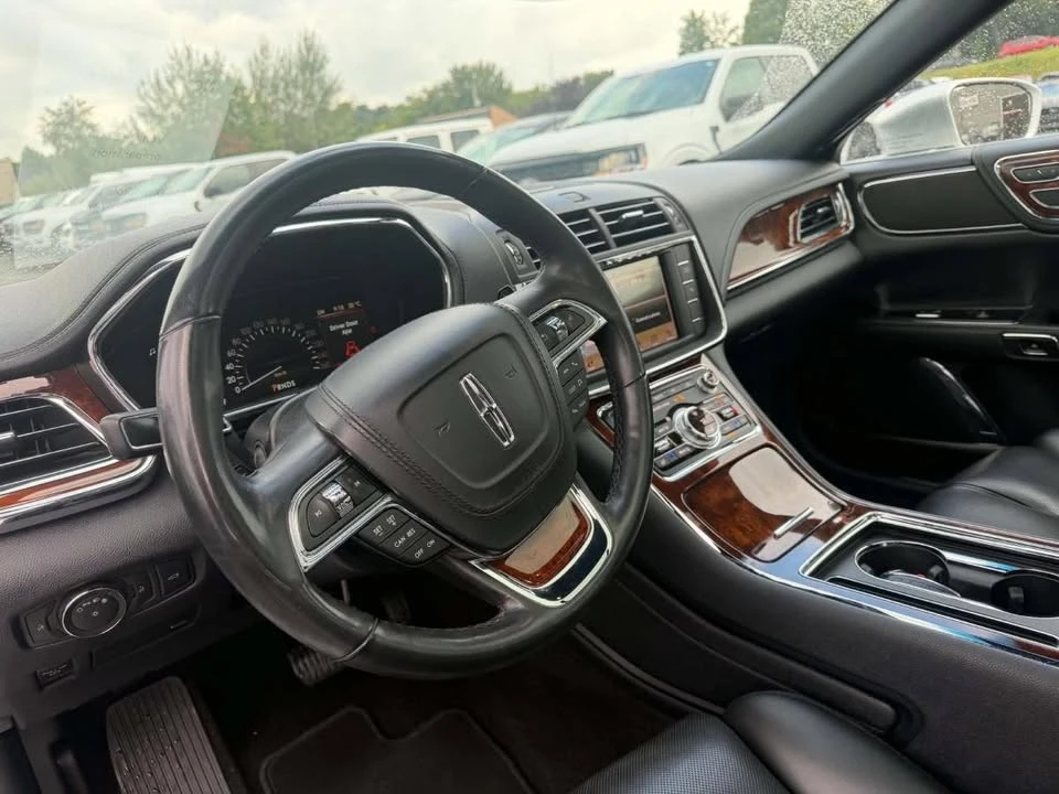 2018 Lincoln Continental 10th Gen - Image 5 of 13