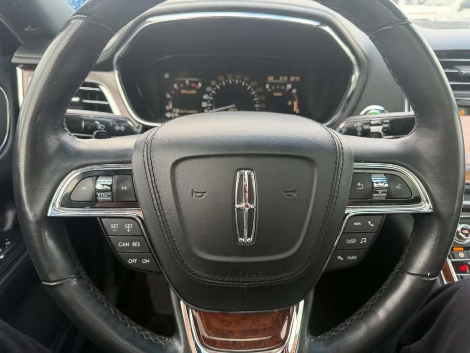 2018 Lincoln Continental 10th Gen - Image 8 of 13