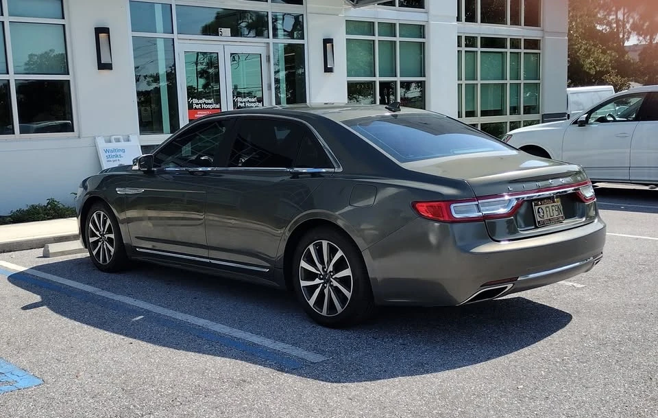 2018 Lincoln Continental 10th Gen - Image 2 of 3