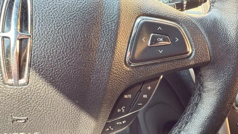 2018 Lincoln MKC - Image 11 of 12