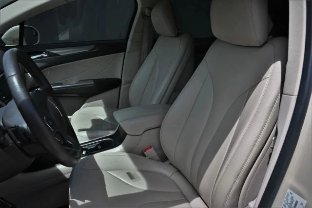 2018 Lincoln MKC - Image 16 of 21