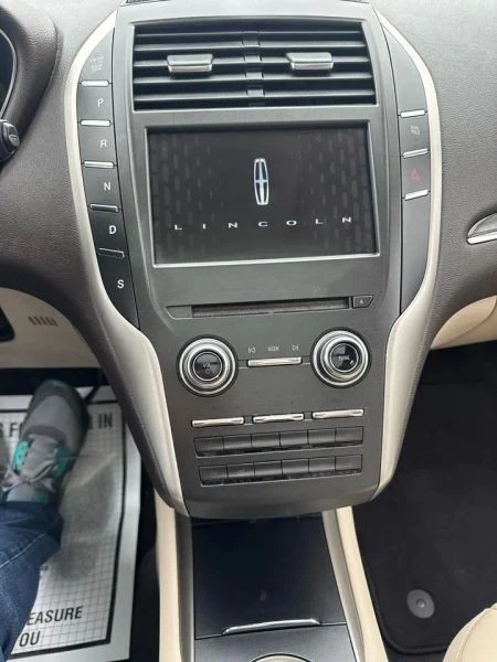 2018 Lincoln MKC - Image 11 of 12