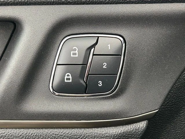 2018 Lincoln MKC - Image 11 of 12