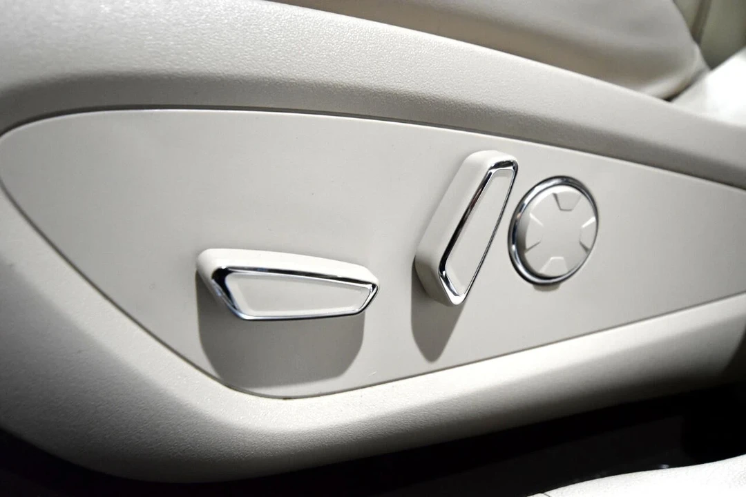 2018 Lincoln MKC - Image 16 of 21