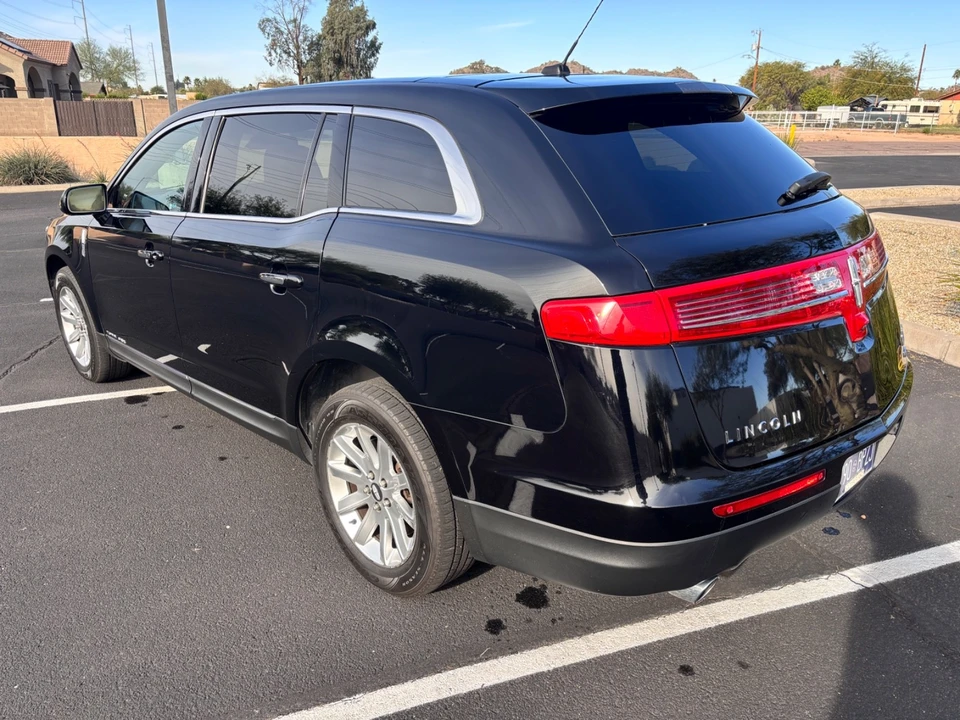 2018 Lincoln MKT - Image 8 of 19