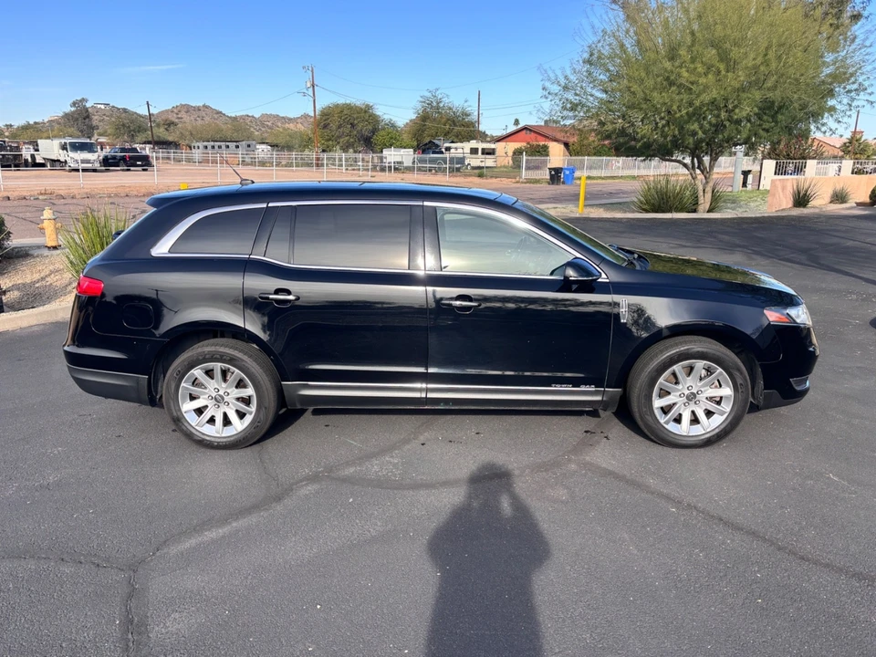 2018 Lincoln MKT - Image 14 of 19