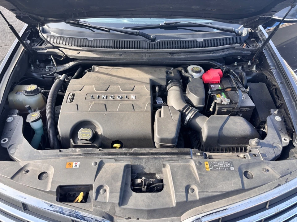 2018 Lincoln MKT - Image 18 of 19