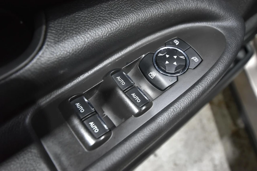 2018 Lincoln MKT - Image 13 of 31