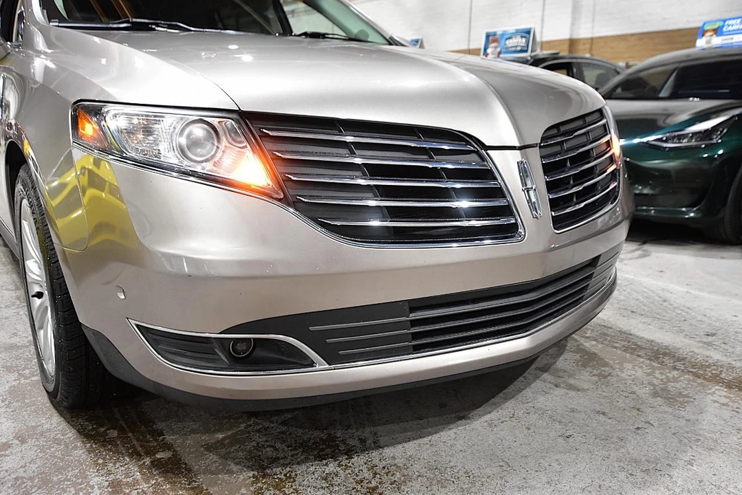 2018 Lincoln MKT - Image 3 of 31