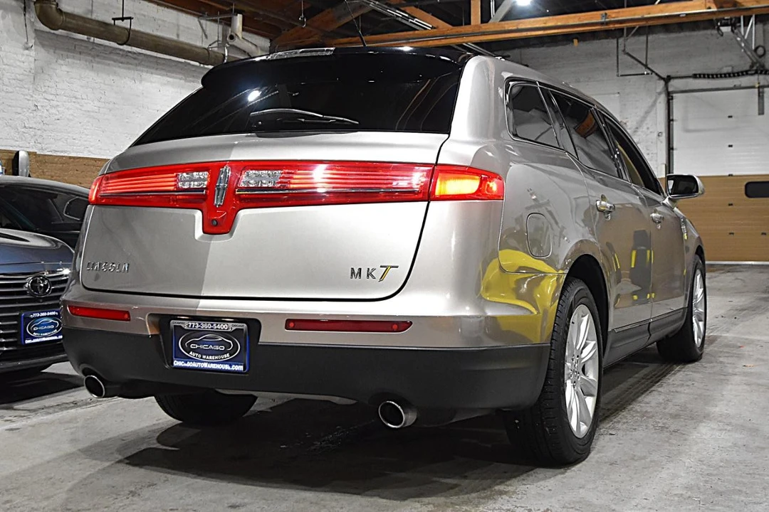 2018 Lincoln MKT - Image 7 of 31