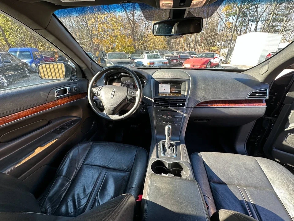 2018 Lincoln MKT - Image 8 of 11