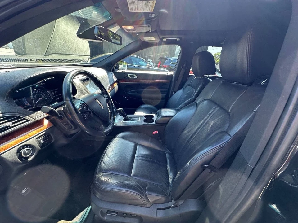 2018 Lincoln MKT - Image 9 of 17