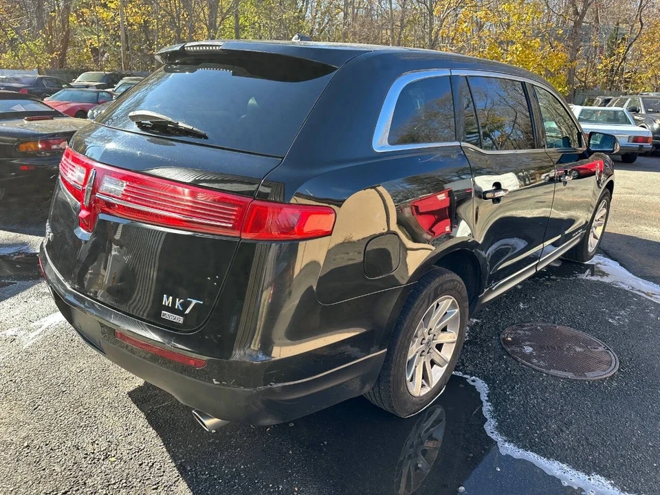 2018 Lincoln MKT - Image 5 of 11