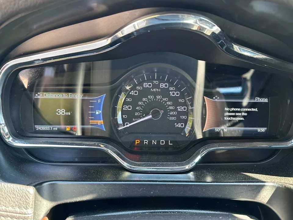 2018 Lincoln MKT - Image 15 of 17