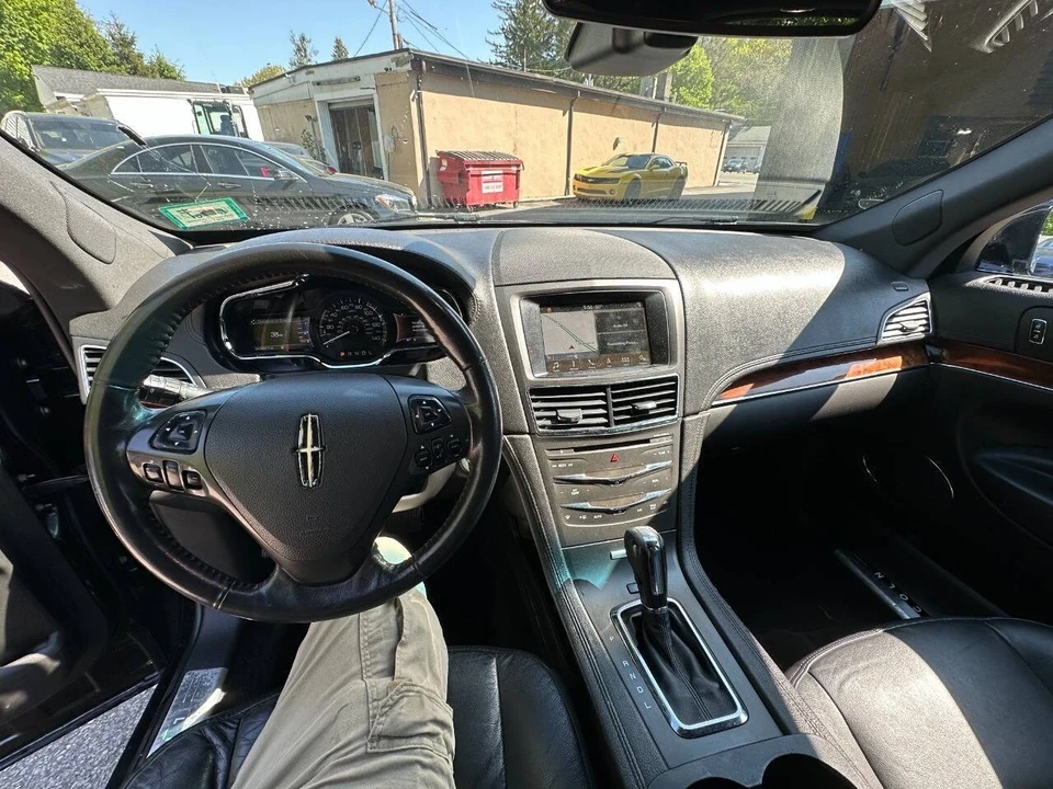 2018 Lincoln MKT - Image 14 of 17