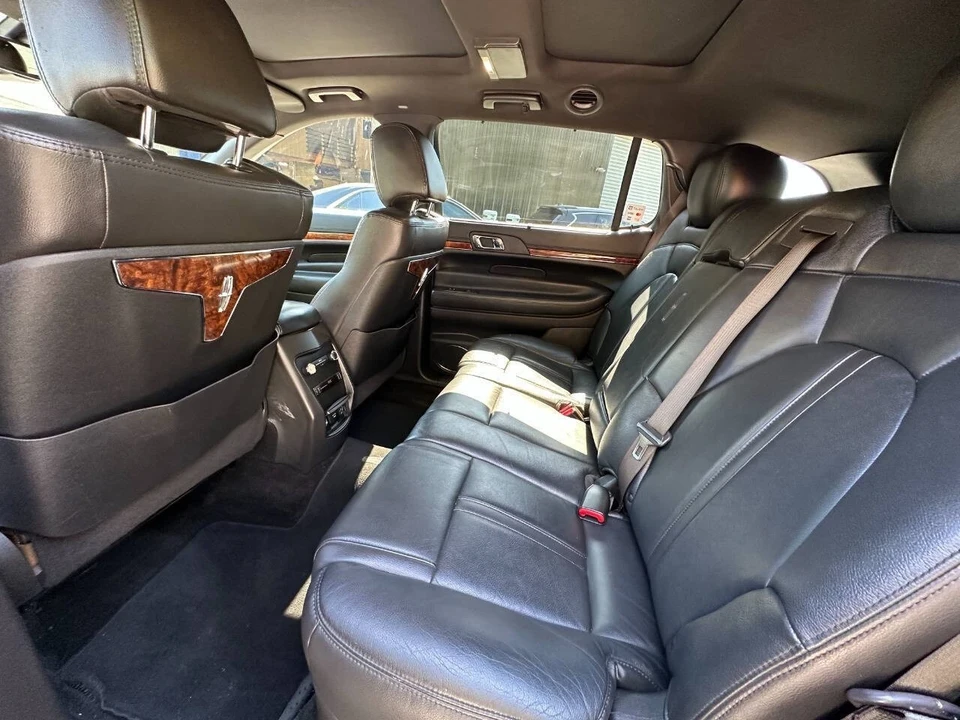 2018 Lincoln MKT - Image 10 of 17